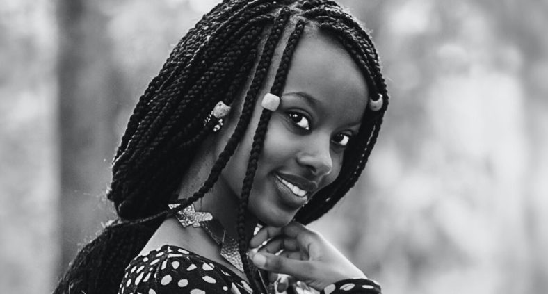 why do you put mousse on braids? crazy benefits for your dreads ! why do you put mousse on braids? 3 major benefits + how to apply and maintain hair - dreadlock version