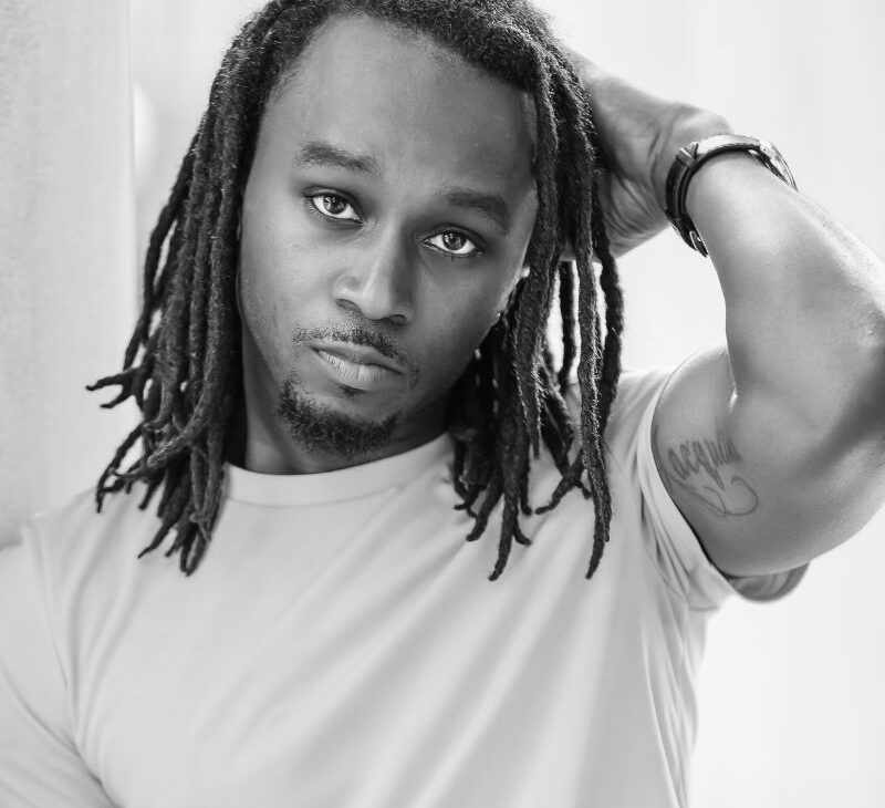  keep dreads out of face