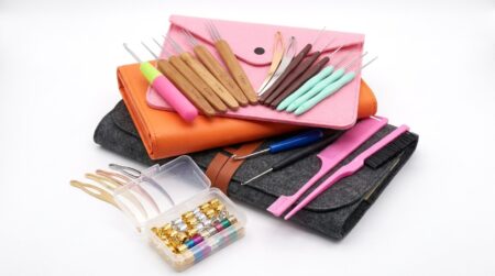 crochet pour dreadlocks utilise pour resserrer une loc a la racine